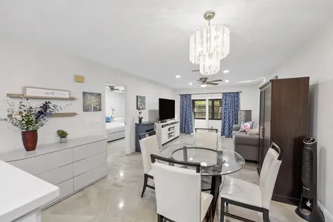 13984 Via Flora Delray Beach FL 33484