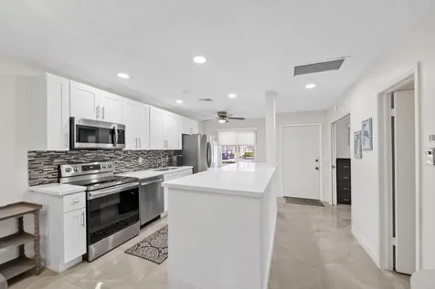 13984 Via Flora Delray Beach FL 33484