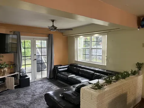 621 Sw 68th Avenue Pembroke Pines FL 33023