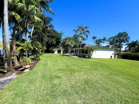 7315 Pine Tree Lane Lake Clarke Shores FL 33406