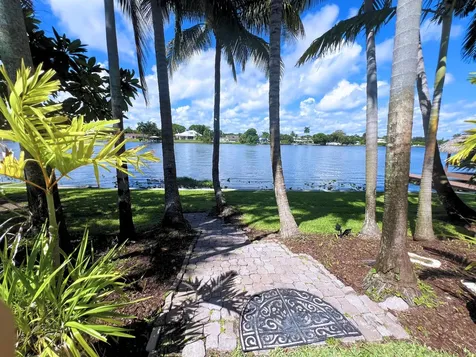7315 Pine Tree Lane Lake Clarke Shores FL 33406
