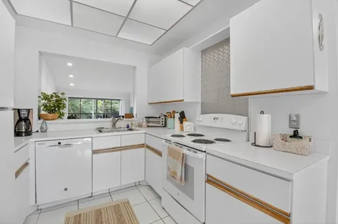 5055 Oak Hill Lane Delray Beach FL 33484