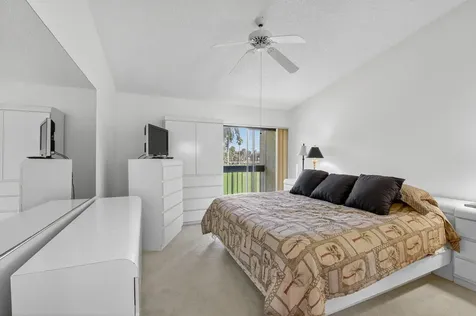 5055 Oak Hill Lane Delray Beach FL 33484