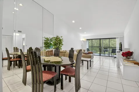 5055 Oak Hill Lane Delray Beach FL 33484