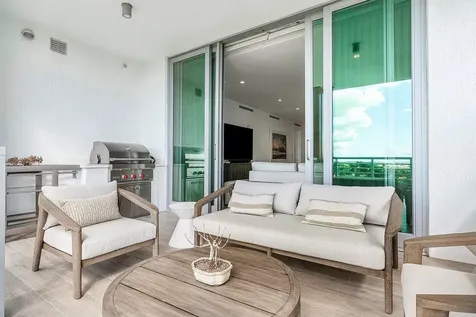 475 E Royal Palm Road Boca Raton FL 33432