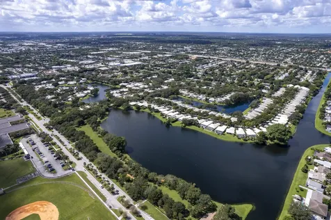2901 Lakemont Court Palm Beach Gardens FL 33403