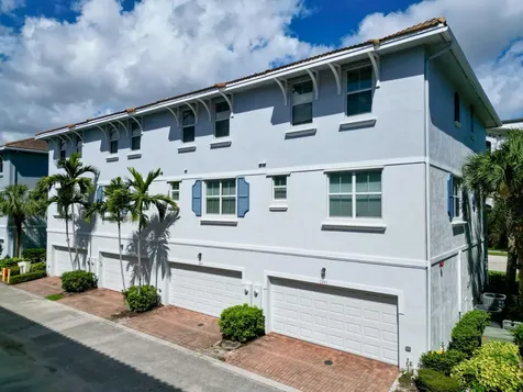 1247 Via De Fossi Boynton Beach FL 33426