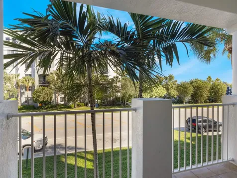 1247 Via De Fossi Boynton Beach FL 33426