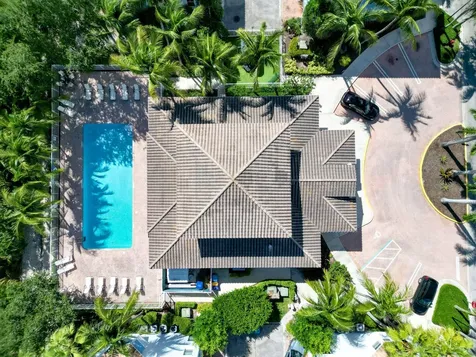 1247 Via De Fossi Boynton Beach FL 33426