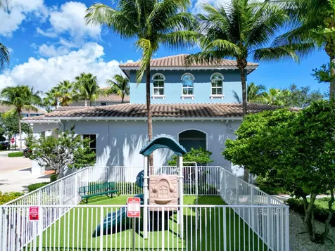 1247 Via De Fossi Boynton Beach FL 33426