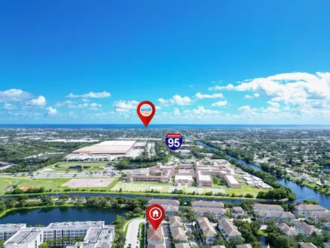 1247 Via De Fossi Boynton Beach FL 33426