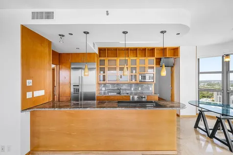 3500 Mystic Pointe Drive Aventura FL 33180