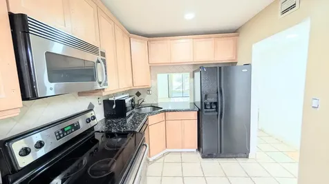 860 Se 6th Avenue Deerfield Beach FL 33441