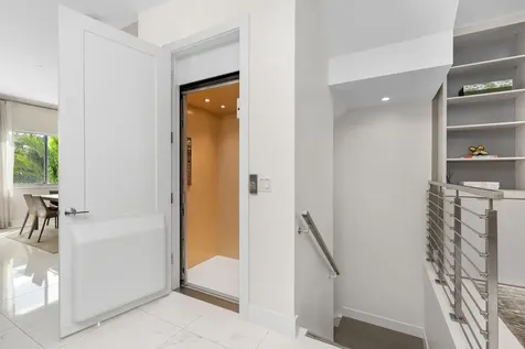 4080 Nw 17th Avenue Boca Raton FL 33431