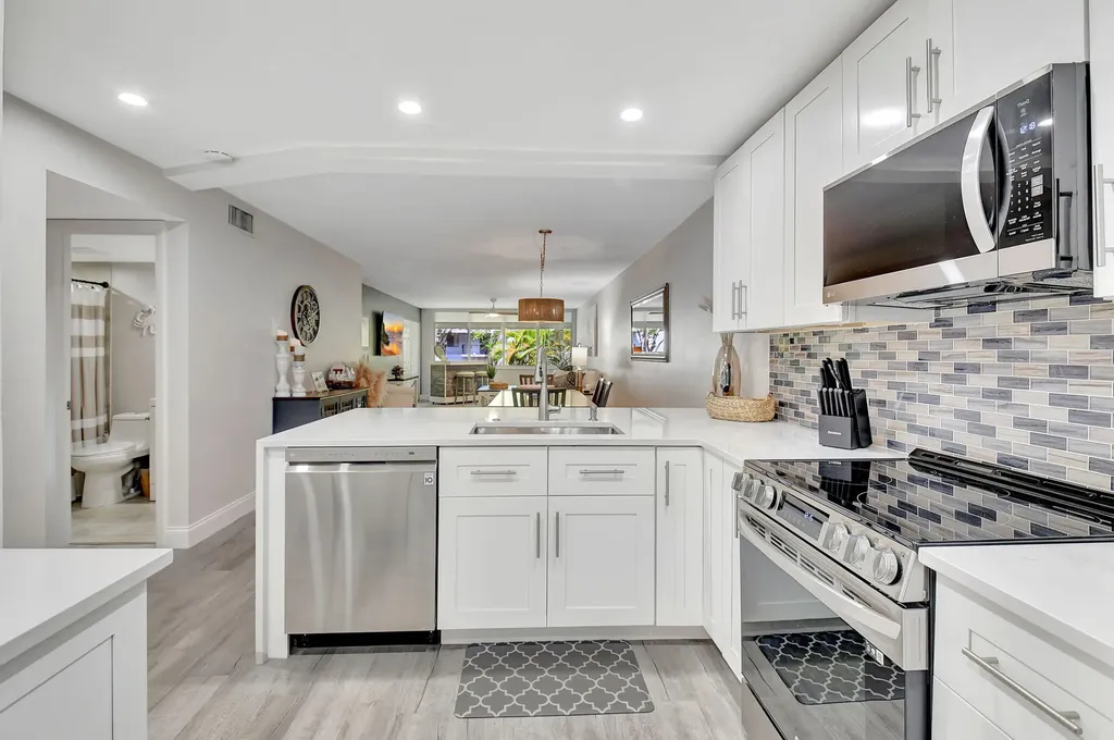2805 Sw 22nd Avenue Delray Beach FL 33445