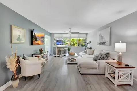 2805 Sw 22nd Avenue Delray Beach FL 33445
