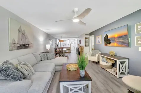 2805 Sw 22nd Avenue Delray Beach FL 33445