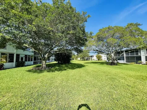 386 Tilford R Deerfield Beach FL 33442