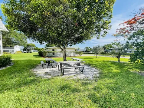 386 Tilford R Deerfield Beach FL 33442
