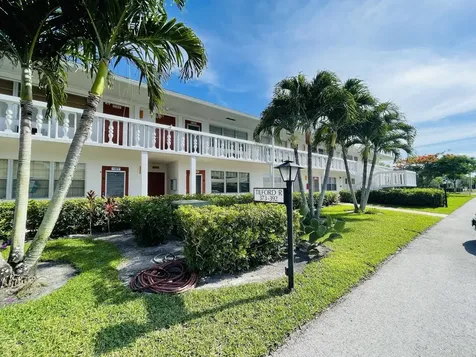 386 Tilford R Deerfield Beach FL 33442