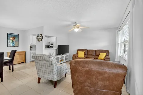 386 Tilford R Deerfield Beach FL 33442