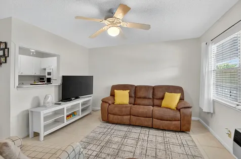 386 Tilford R Deerfield Beach FL 33442