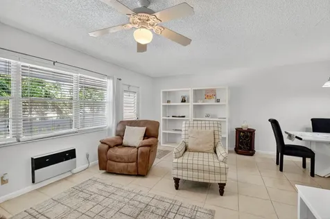 386 Tilford R Deerfield Beach FL 33442