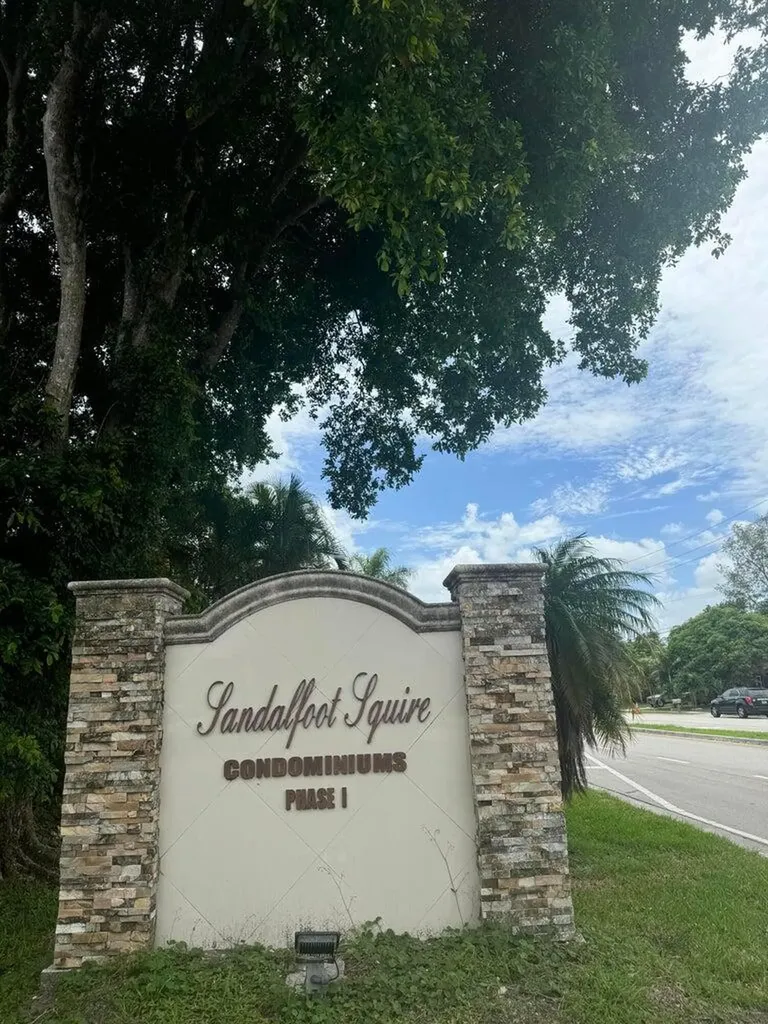 9272 Sw 3rd Street Boca Raton FL 33428