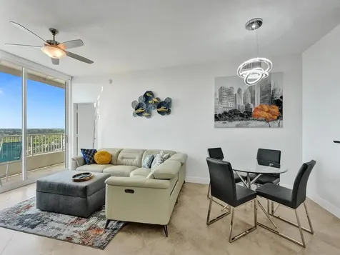 625 Casa Loma Boulevard Boynton Beach FL 33435