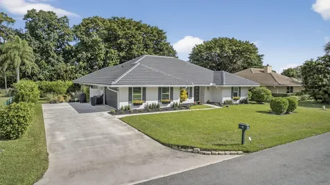 18 Berwick Road Palm Beach Gardens FL 33418