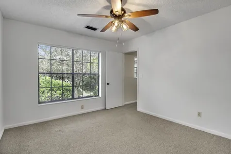 386 Prestwick Circle Palm Beach Gardens FL 33418