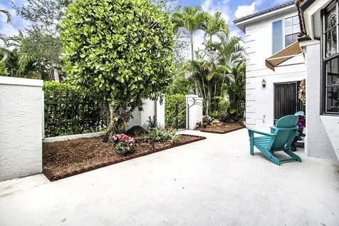 386 Prestwick Circle Palm Beach Gardens FL 33418