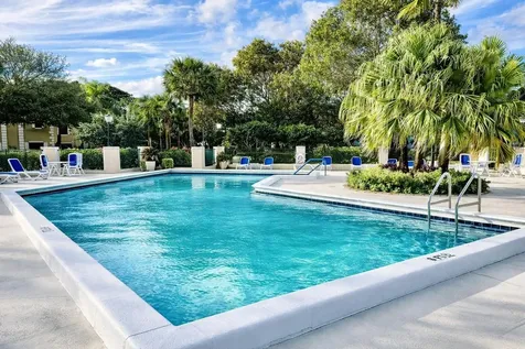 386 Prestwick Circle Palm Beach Gardens FL 33418