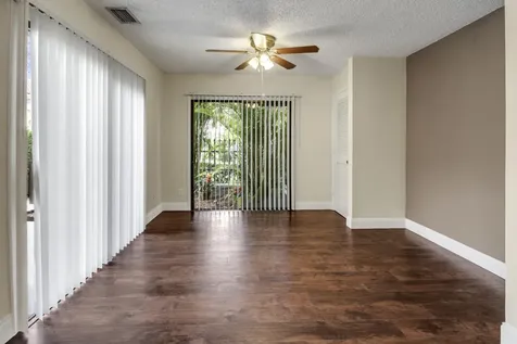 386 Prestwick Circle Palm Beach Gardens FL 33418