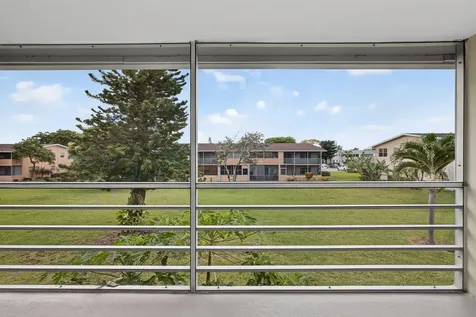 386 Sheffield P West Palm Beach FL 33417