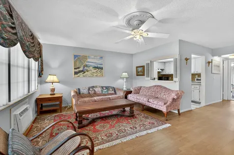 386 Sheffield P West Palm Beach FL 33417