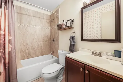 7527 Sw 7th Street North Lauderdale FL 33068