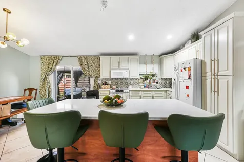 7527 Sw 7th Street North Lauderdale FL 33068