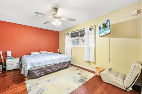 7527 Sw 7th Street North Lauderdale FL 33068