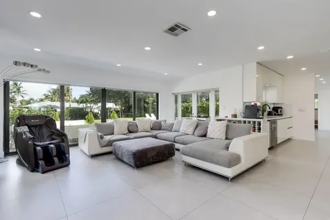 1049 W Palmetto Park Road Boca Raton FL 33486