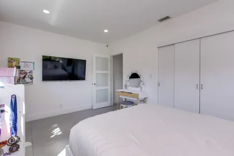 1049 W Palmetto Park Road Boca Raton FL 33486