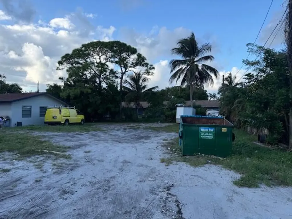 3681 Lakewood Road Palm Springs FL 33461