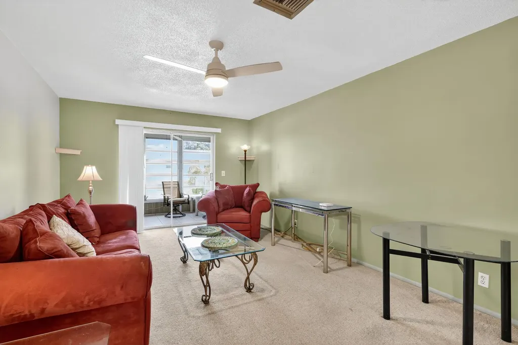 2152 NE 1st Way Boynton Beach FL 33435