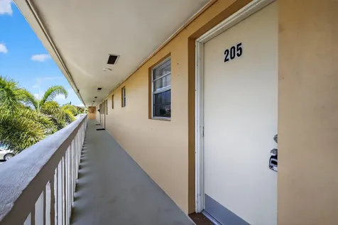 2152 NE 1st Way Boynton Beach FL 33435