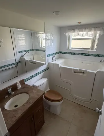 157 Saxony D Delray Beach FL 33446