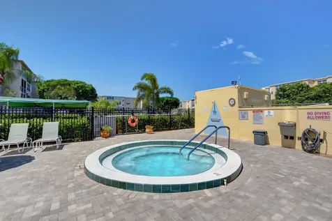 2620 Ne 1st Court Boynton Beach FL 33435