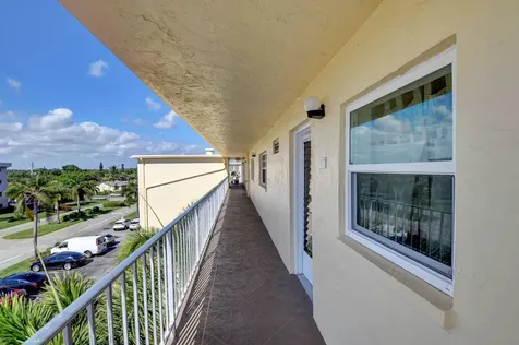 2620 Ne 1st Court Boynton Beach FL 33435