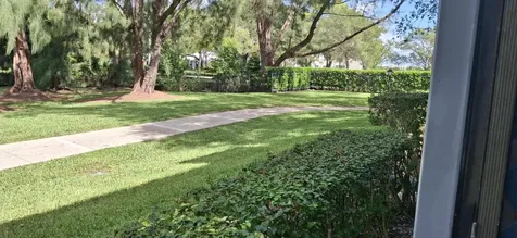 2733 S Oakland Forest Drive Oakland Park FL 33309