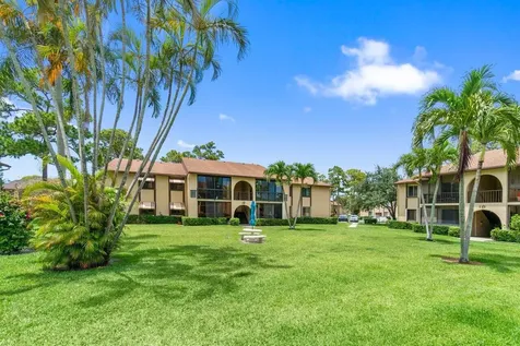 234 Pine Hov Circle Greenacres FL 33463