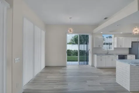 324 Nw Bentley Circle Port Saint Lucie FL 34986